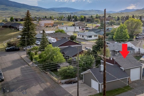 Photo of 1020 W Gallatin Street, Livingston, MT 59047 (MLS # 414879)