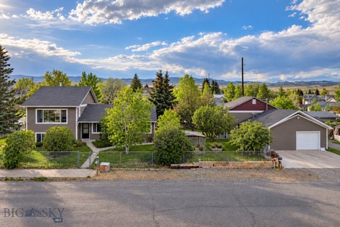Photo of 1020 W Gallatin Street, Livingston, MT 59047 (MLS # 414879)