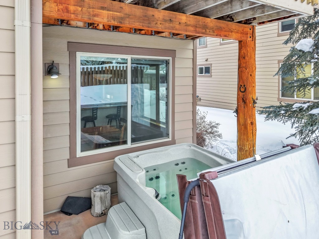 Tamarack Court Condo - Residential