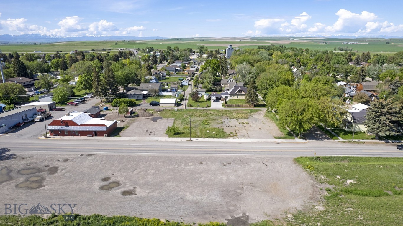 214 W Main St
