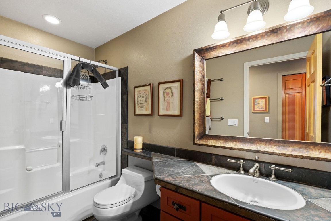 Bozeman, Montana 59718, United States, 3 Bedrooms Bedrooms, ,3 BathroomsBathrooms,Residential,Contingent,99866