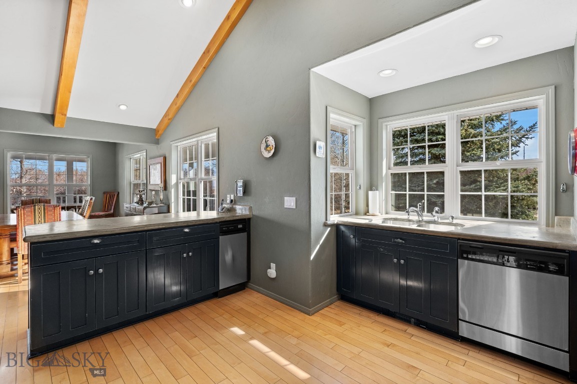 Bozeman, Montana 59718, United States, 3 Bedrooms Bedrooms, ,3 BathroomsBathrooms,Residential,Contingent,99866