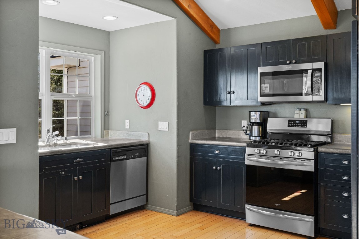 Bozeman, Montana 59718, United States, 3 Bedrooms Bedrooms, ,3 BathroomsBathrooms,Residential,Contingent,99866