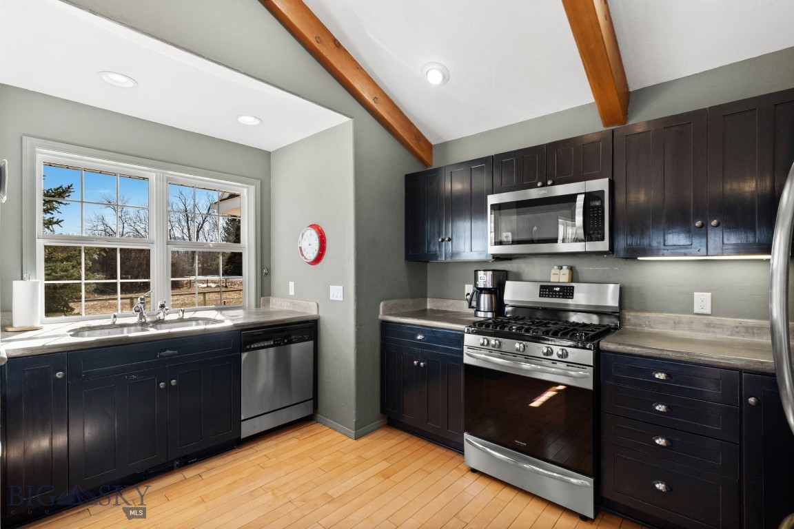 Bozeman, Montana 59718, United States, 3 Bedrooms Bedrooms, ,3 BathroomsBathrooms,Residential,Contingent,99866