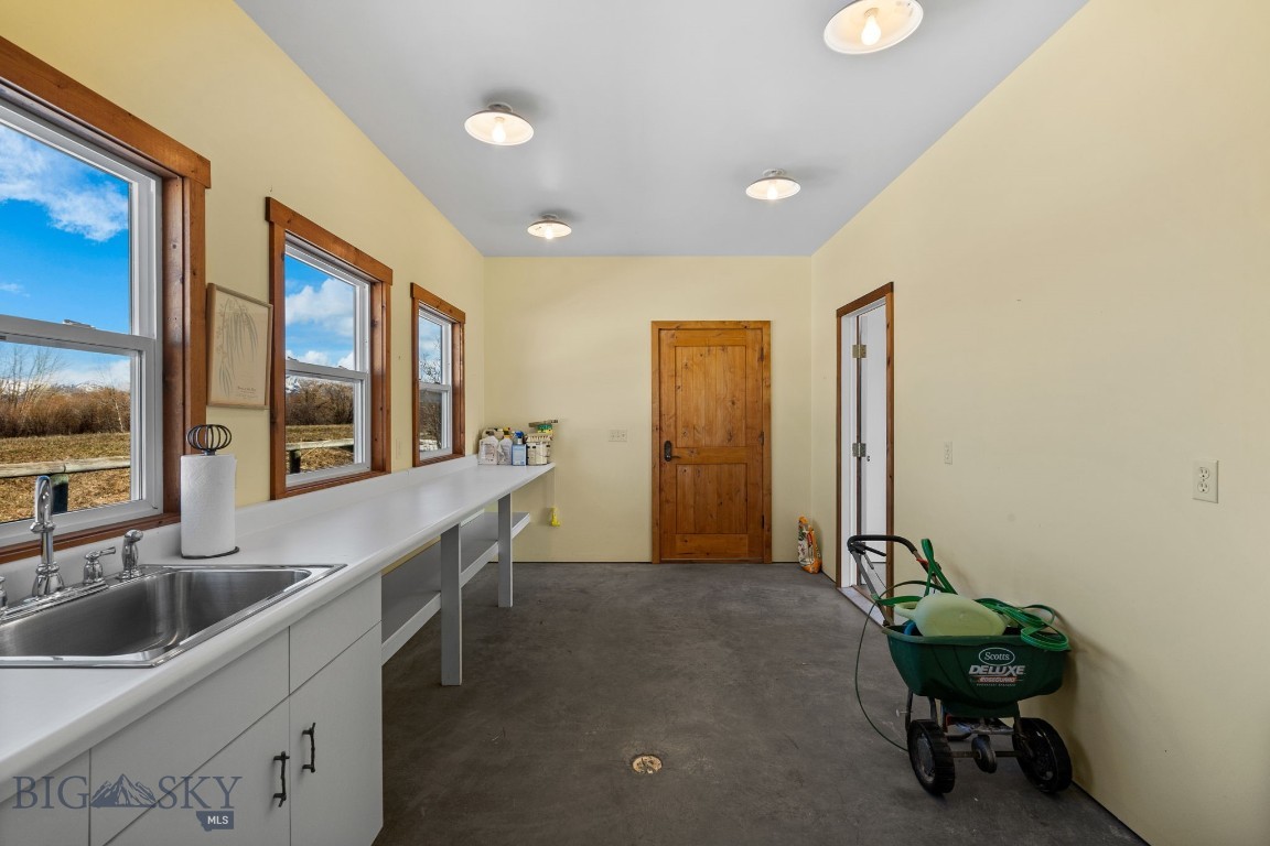 Bozeman, Montana 59718, United States, 3 Bedrooms Bedrooms, ,3 BathroomsBathrooms,Residential,Contingent,99866