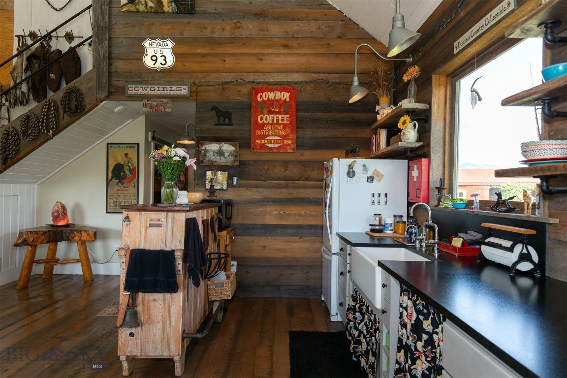 Shining Mountain West - Residential