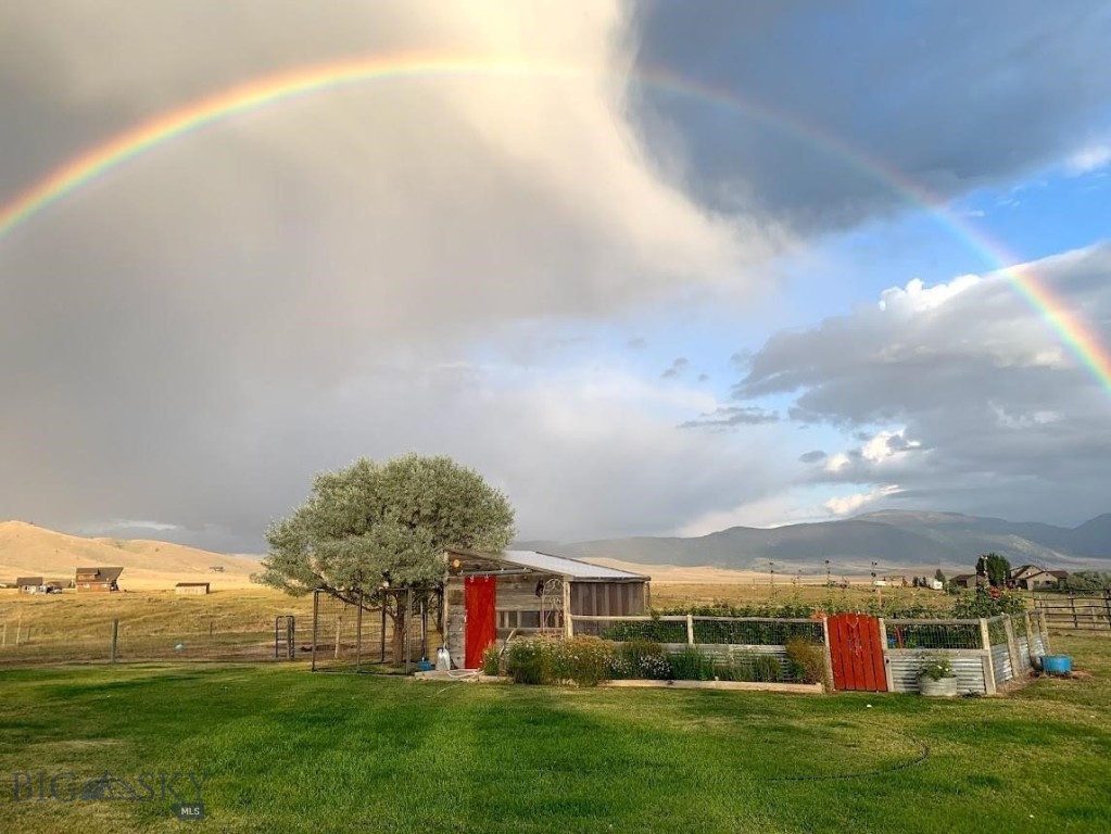 Shining Mountain West - Residential