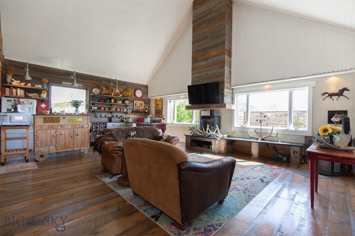 Shining Mountain West - Residential