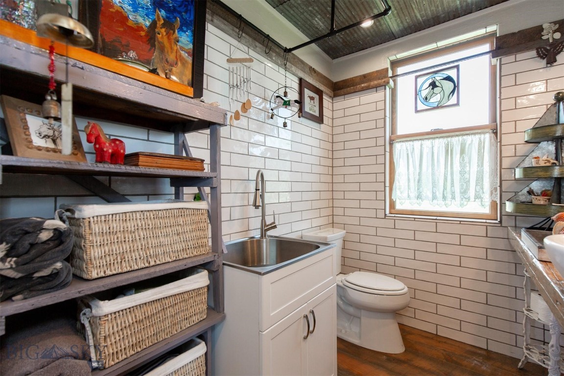 Shining Mountain West - Residential