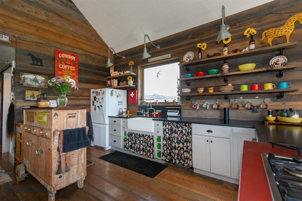 Shining Mountain West - Residential