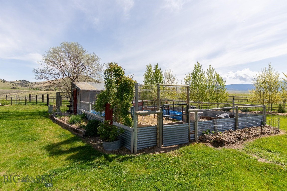 Shining Mountain West - Residential