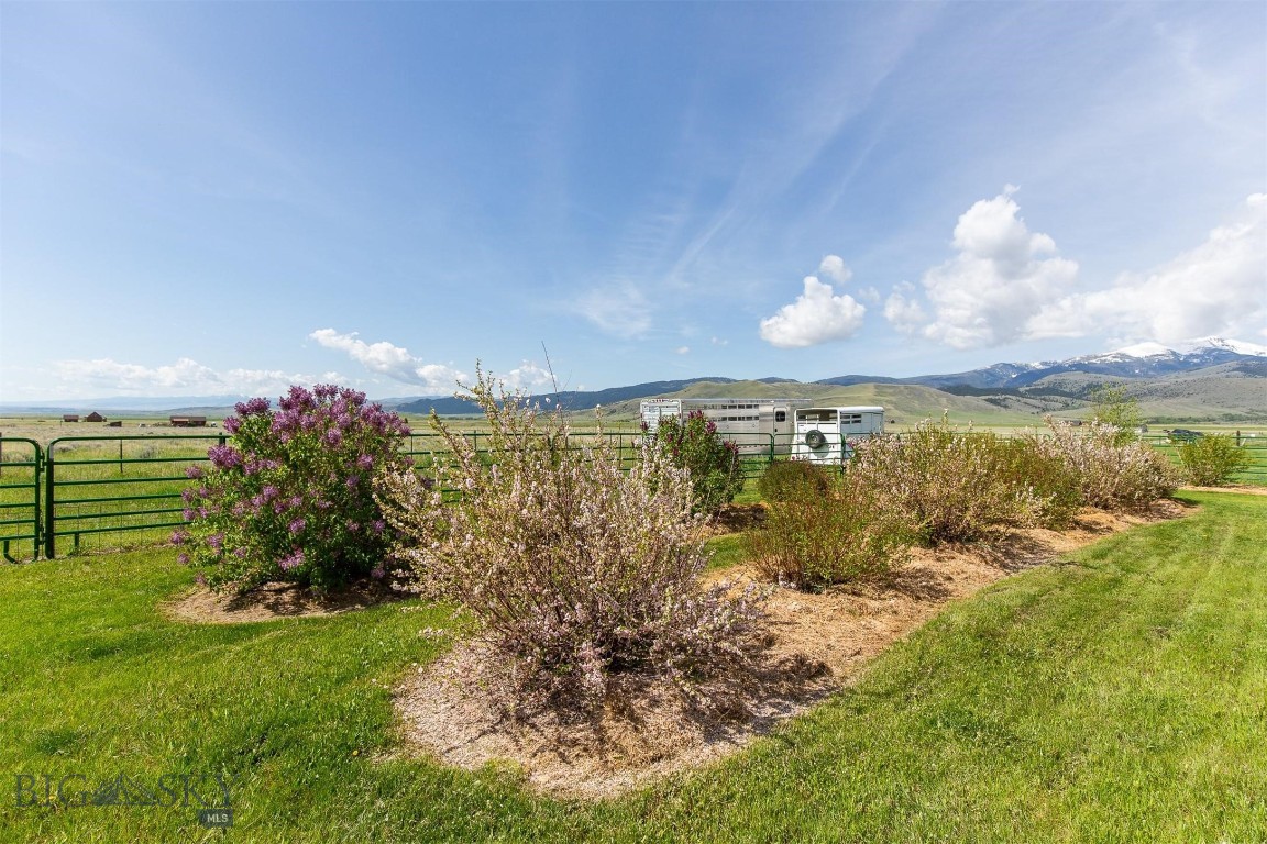 Shining Mountain West - Residential