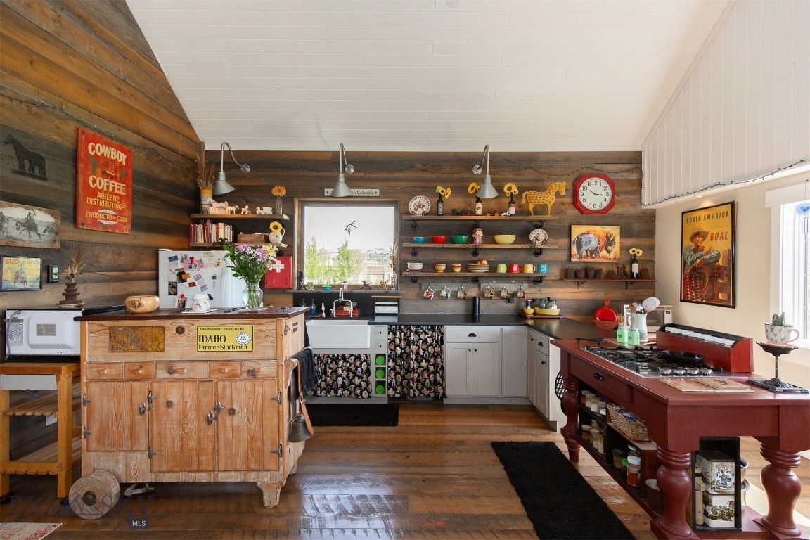 Shining Mountain West - Residential