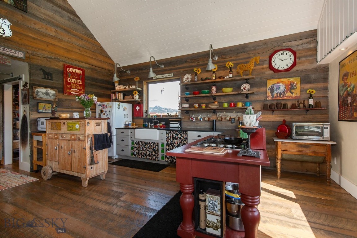 Shining Mountain West - Residential