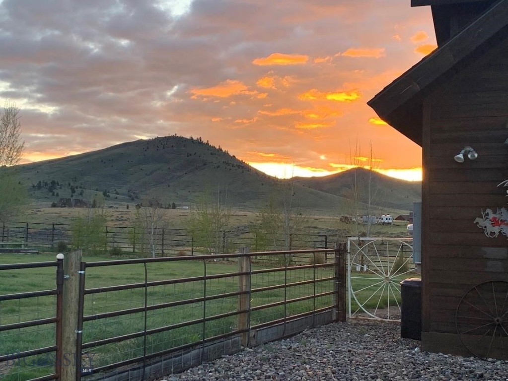 Shining Mountain West - Residential