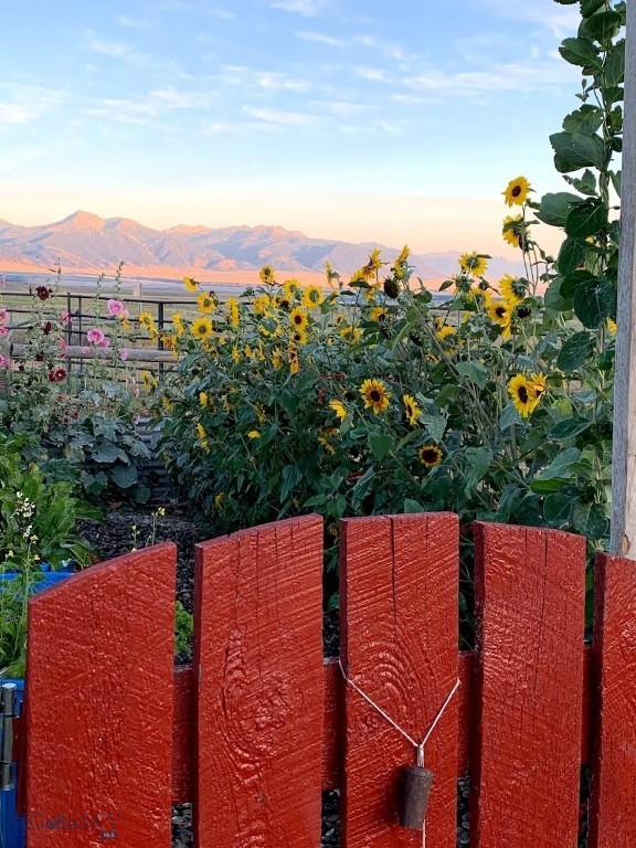 Shining Mountain West - Residential