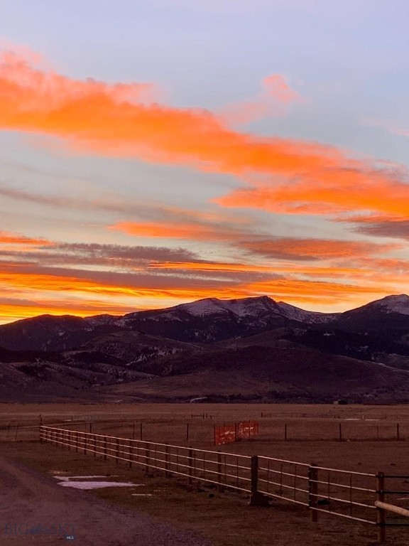 Shining Mountain West - Residential