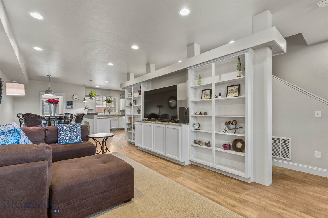 4239 W Babcock Street 7