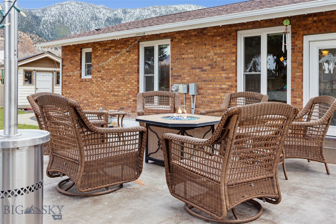 Butte, Montana 59701, United States, 6 Bedrooms Bedrooms, ,3 BathroomsBathrooms,Residential,Contingent,112511