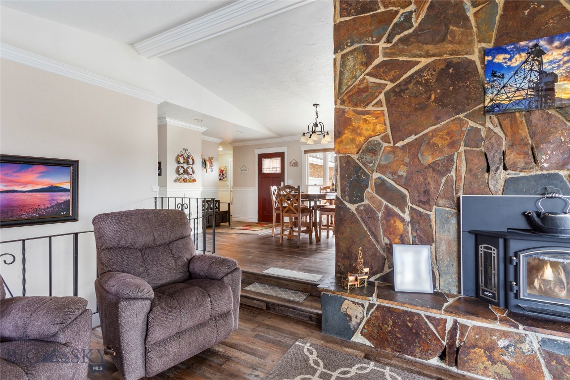 Butte, Montana 59701, United States, 6 Bedrooms Bedrooms, ,3 BathroomsBathrooms,Residential,Contingent,112511