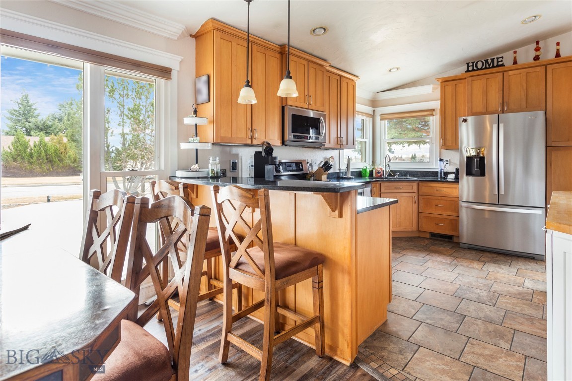 Butte, Montana 59701, United States, 6 Bedrooms Bedrooms, ,3 BathroomsBathrooms,Residential,Contingent,112511