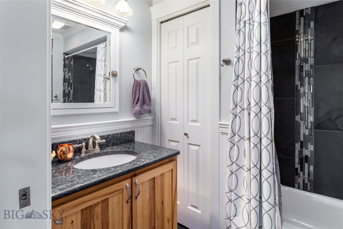 Butte, Montana 59701, United States, 6 Bedrooms Bedrooms, ,3 BathroomsBathrooms,Residential,Contingent,112511