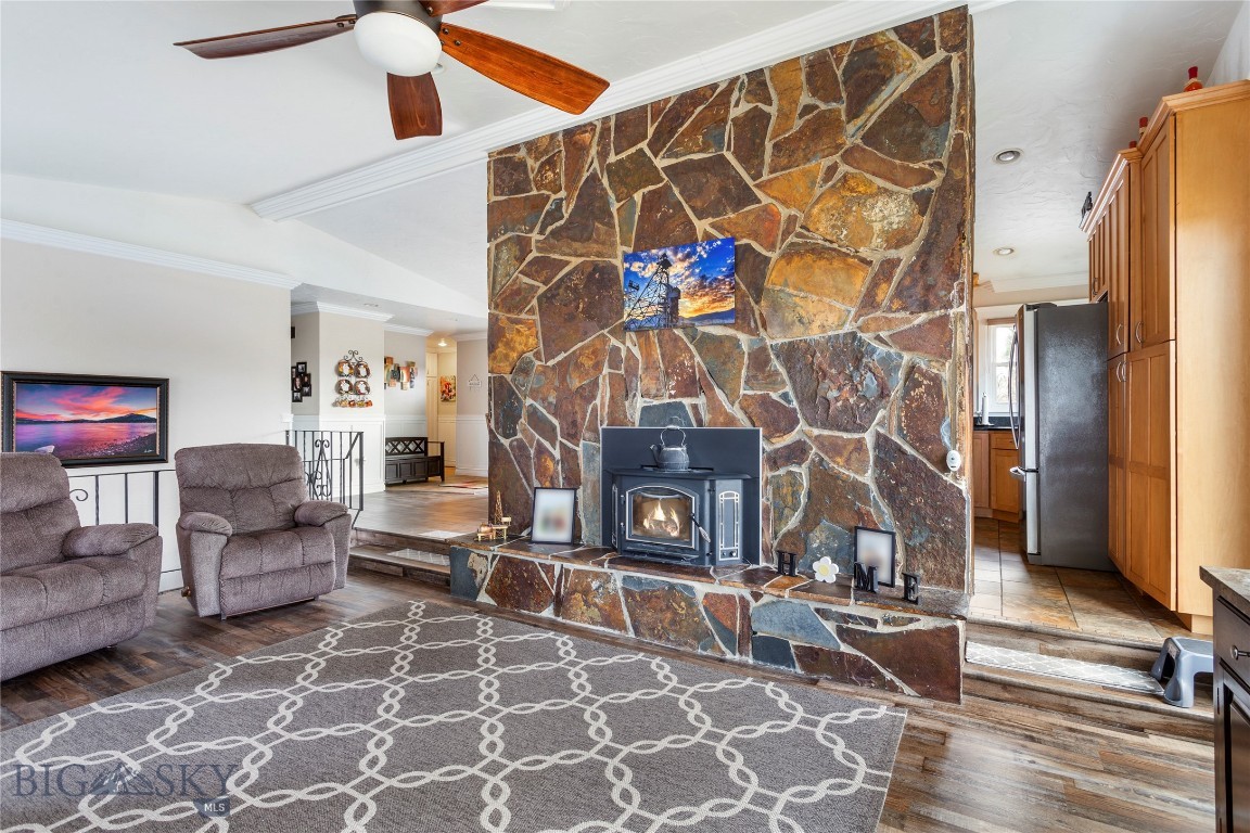 Butte, Montana 59701, United States, 6 Bedrooms Bedrooms, ,3 BathroomsBathrooms,Residential,Contingent,112511