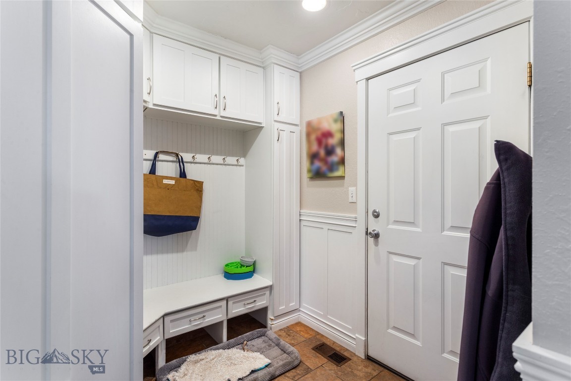 Butte, Montana 59701, United States, 6 Bedrooms Bedrooms, ,3 BathroomsBathrooms,Residential,Contingent,112511