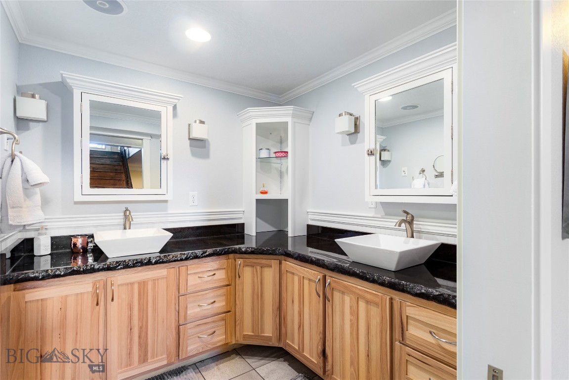 Butte, Montana 59701, United States, 6 Bedrooms Bedrooms, ,3 BathroomsBathrooms,Residential,Contingent,112511