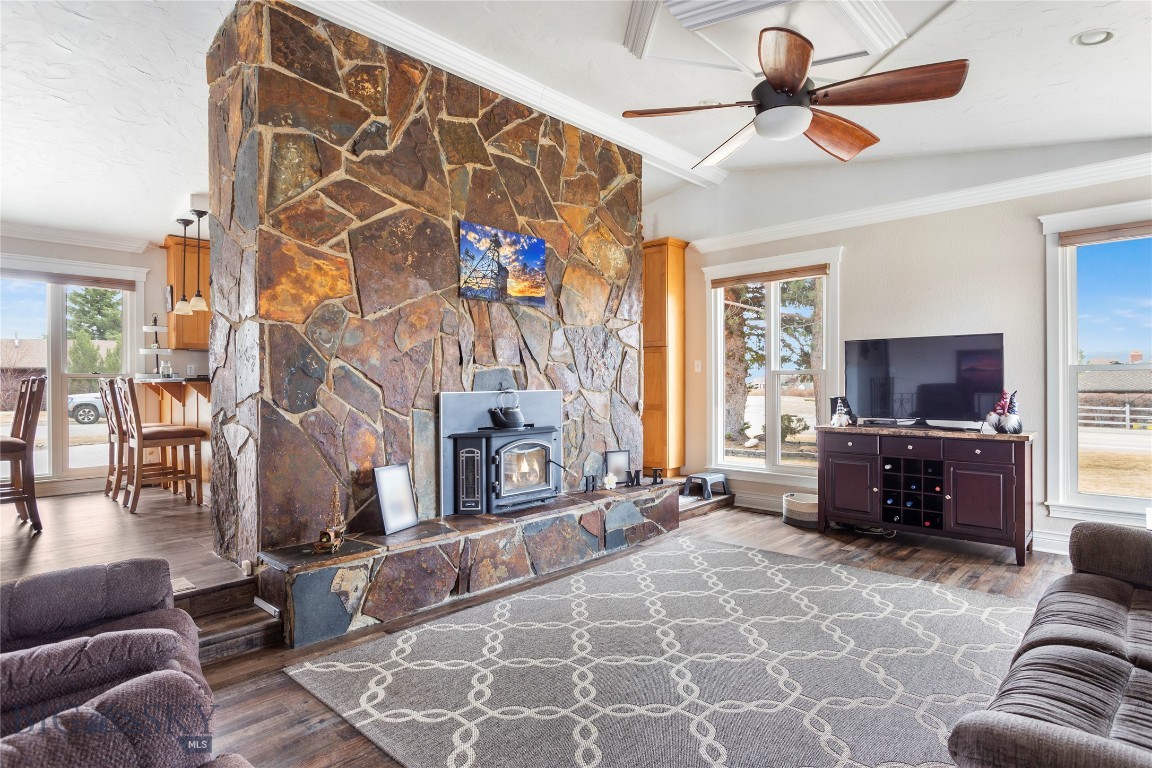 Butte, Montana 59701, United States, 6 Bedrooms Bedrooms, ,3 BathroomsBathrooms,Residential,Contingent,112511