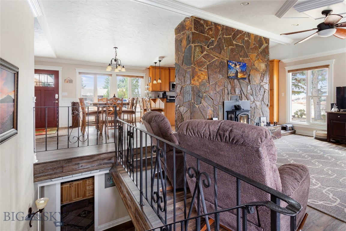 Butte, Montana 59701, United States, 6 Bedrooms Bedrooms, ,3 BathroomsBathrooms,Residential,Contingent,112511