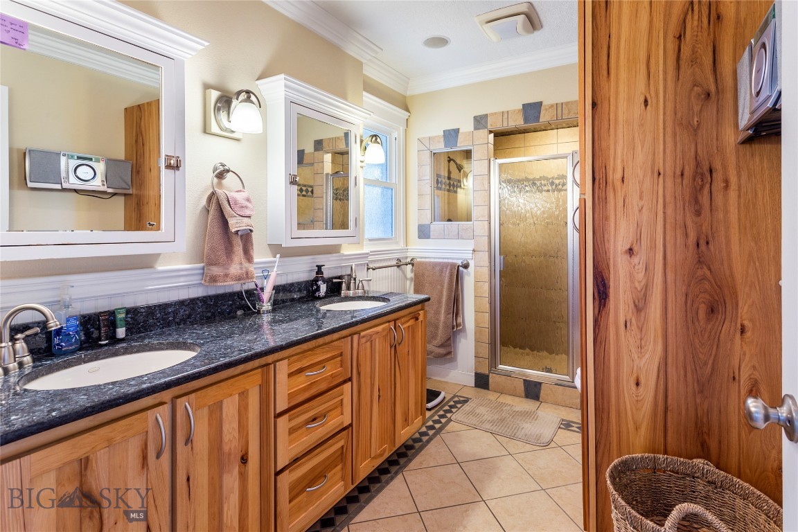 Butte, Montana 59701, United States, 6 Bedrooms Bedrooms, ,3 BathroomsBathrooms,Residential,Contingent,112511