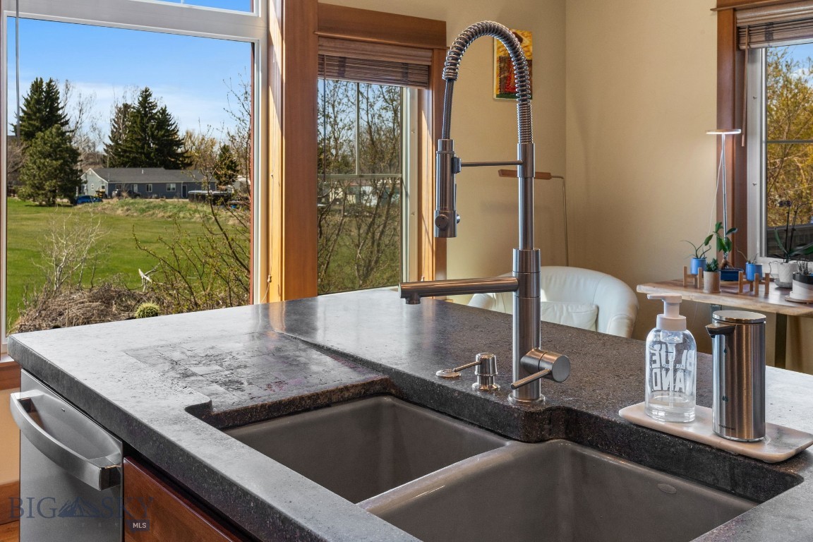 Bozeman, Montana 59715, United States, 4 Bedrooms Bedrooms, ,5 BathroomsBathrooms,Residential,Contingent,118276