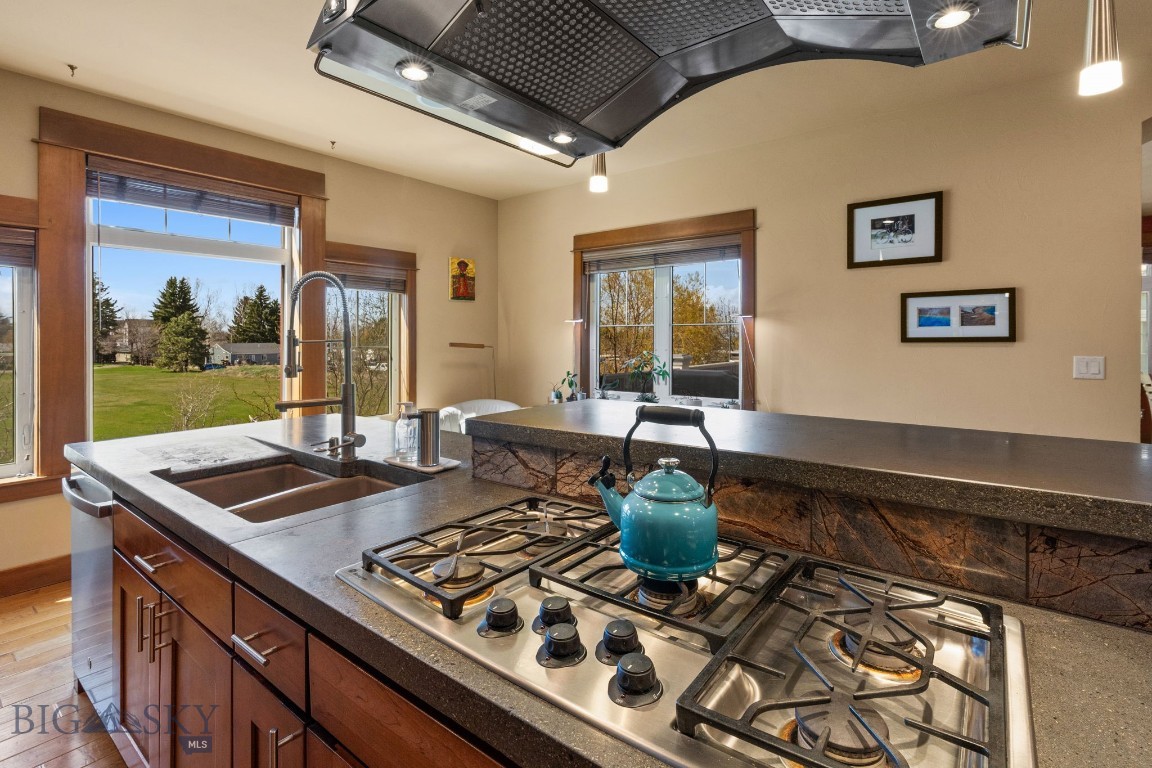 Bozeman, Montana 59715, United States, 4 Bedrooms Bedrooms, ,5 BathroomsBathrooms,Residential,Contingent,118276