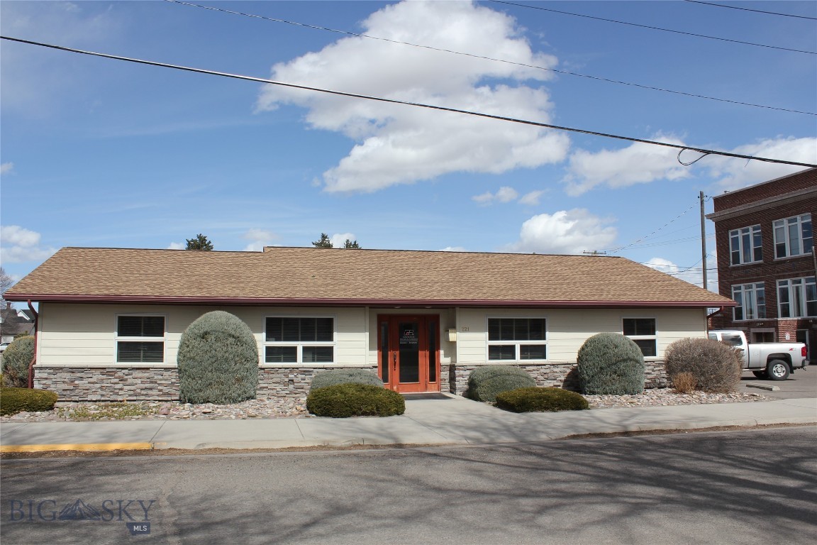 This beautiful office building is centrally located in Dillon, MT. Newer construction and in fabulous shape, this has endless opportunities as a commercial office building. This property has on site parking and plenty of street parking. The building is located next to Dillon's largest city park and in a wonderful neighborhood.