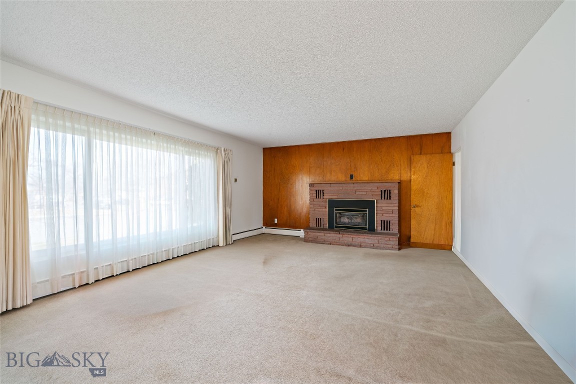 212 N Broadway Street