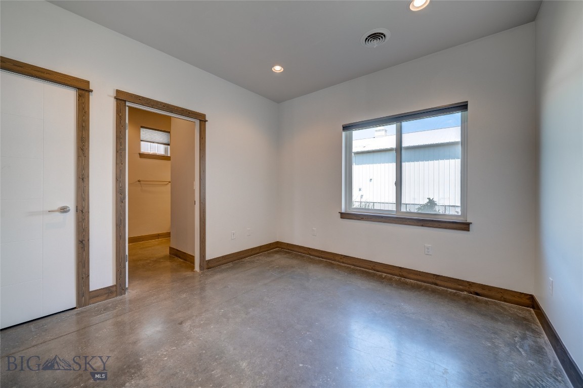 33 Intrepid Drive
