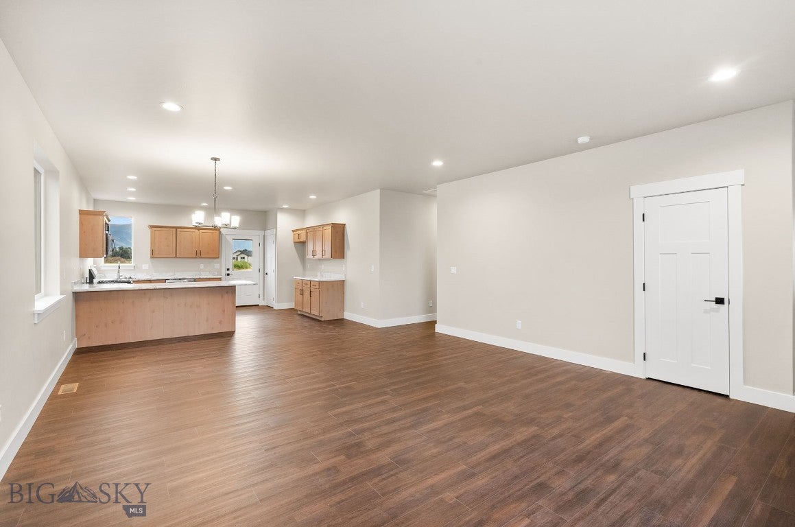 2302 Oriole Drive