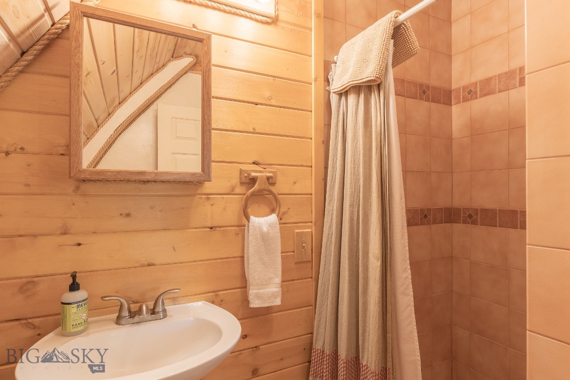 Lazy Acres - Residential