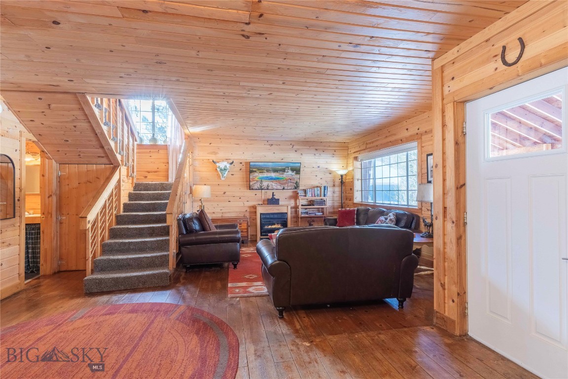 Lazy Acres - Residential