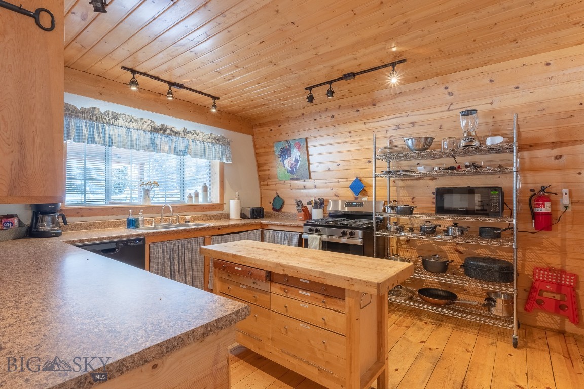 Lazy Acres - Residential