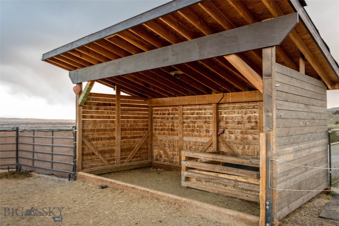 Round Mountain Estates - Residential