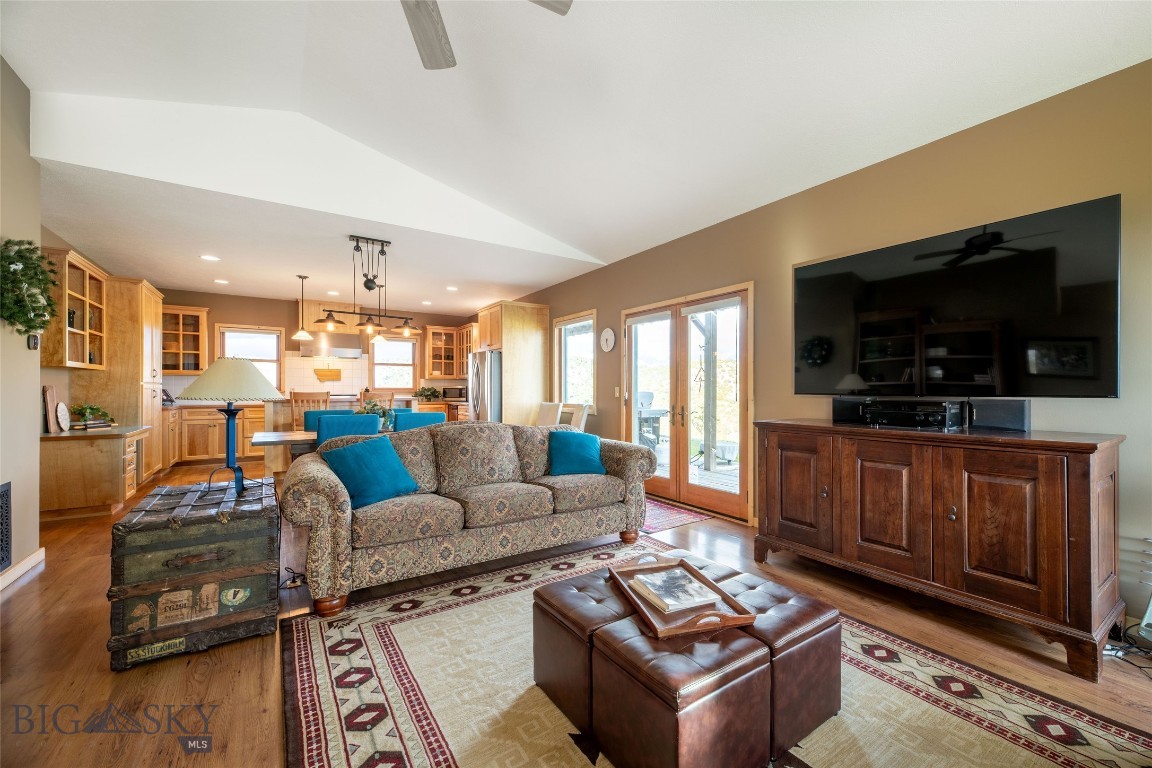 Round Mountain Estates - Residential