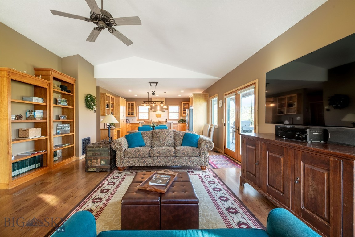 Round Mountain Estates - Residential