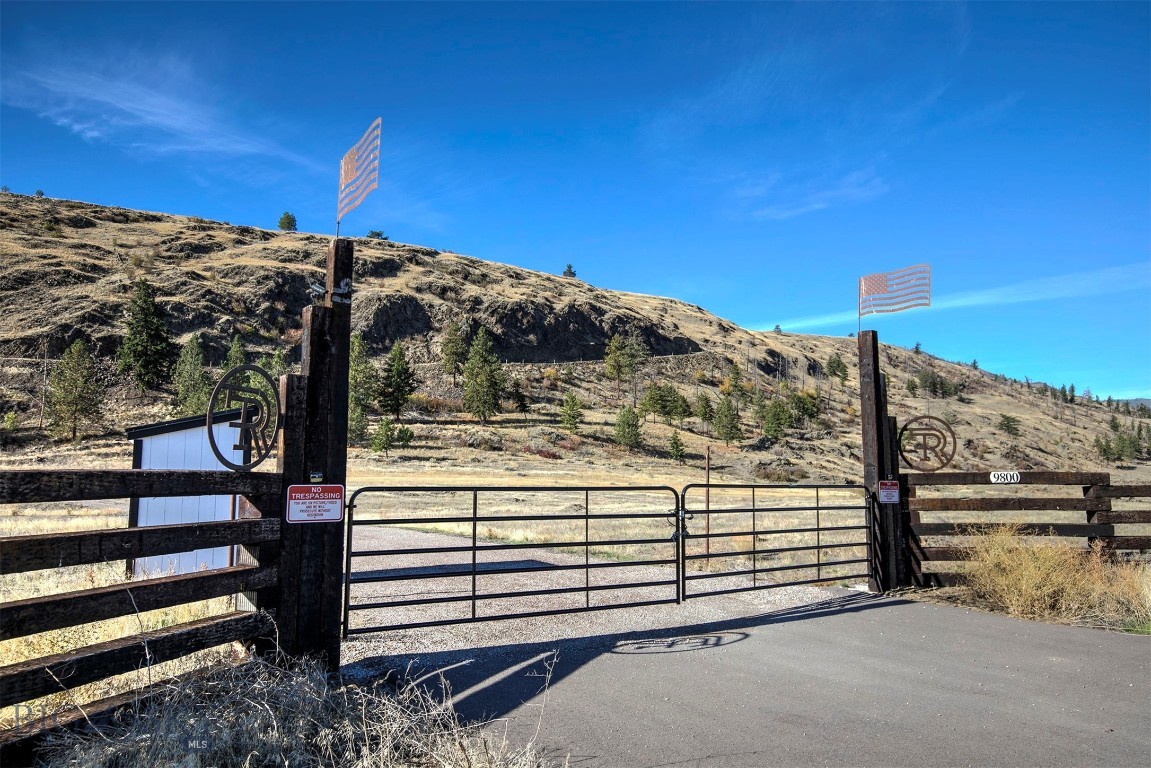 Dixon, Montana 59831, United States, 3 Bedrooms Bedrooms, ,2 BathroomsBathrooms,Residential,Active,180566