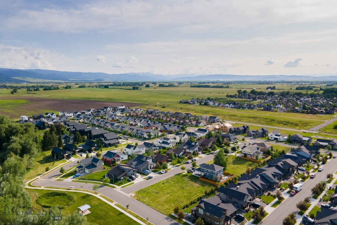 Southbridge - Land