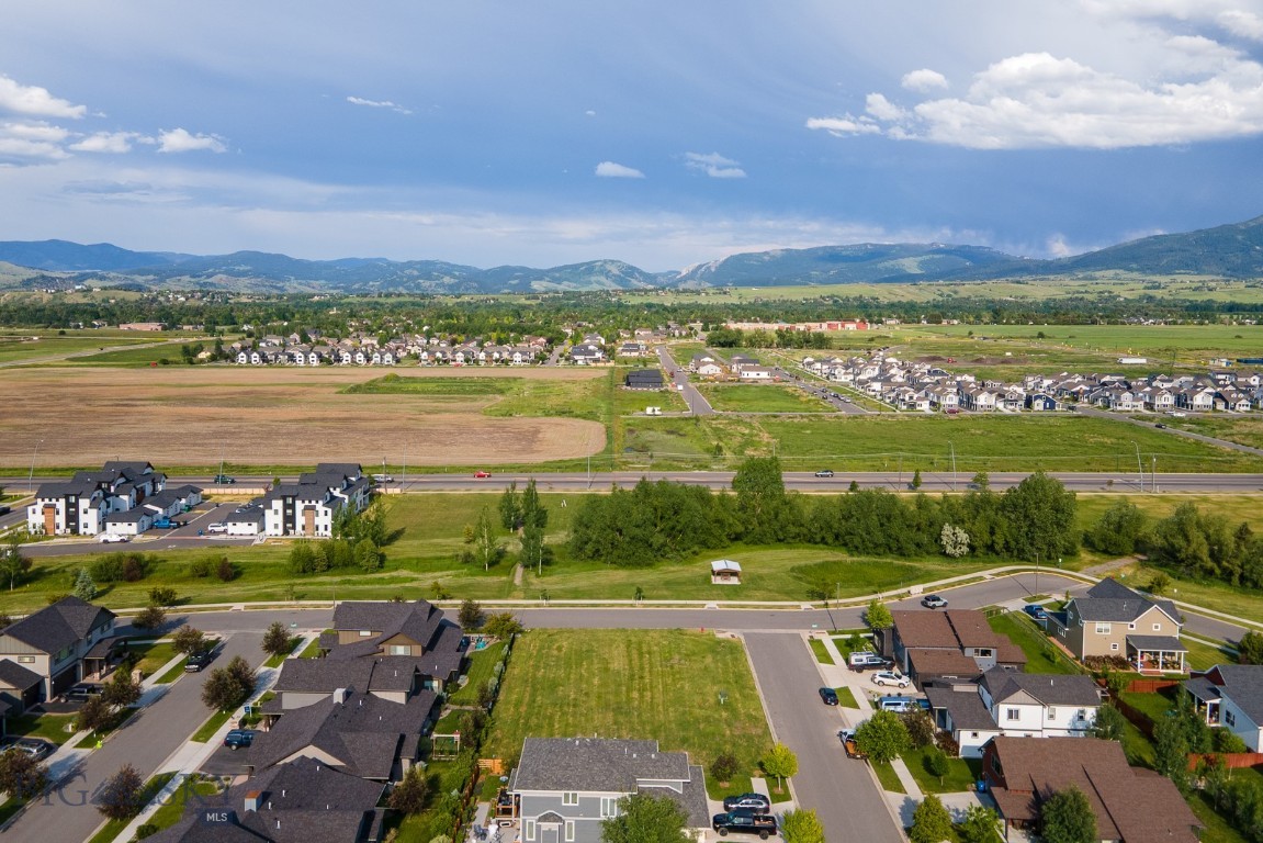 Southbridge - Land