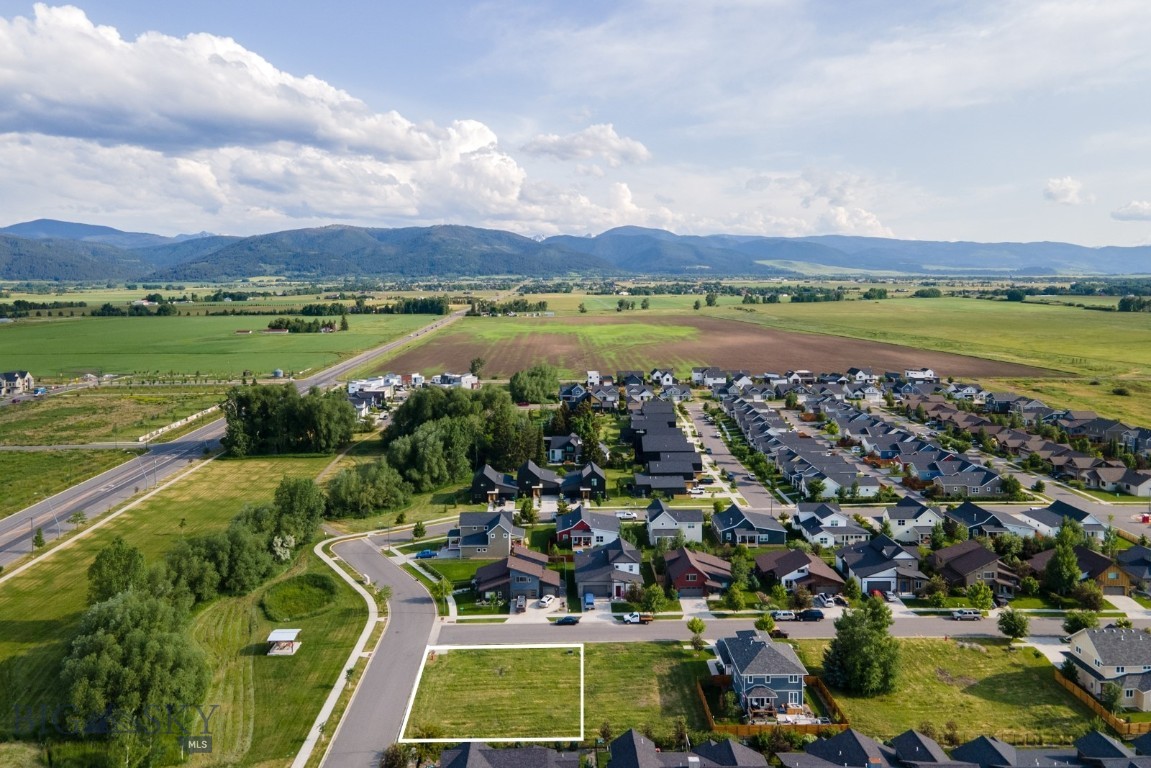 Southbridge - Land