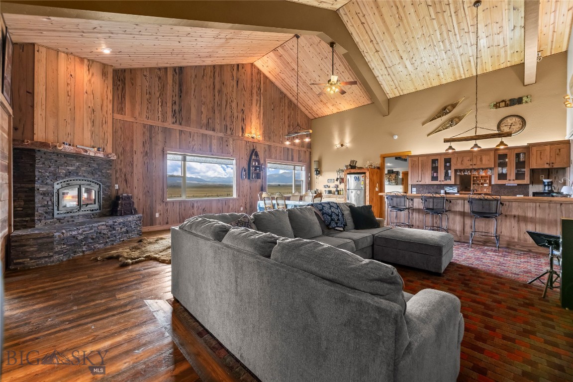 Foothills - Residential