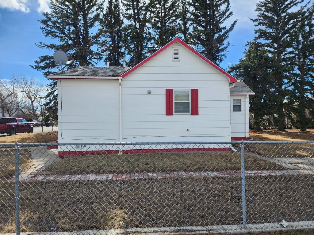 146 3rd Avenue NW